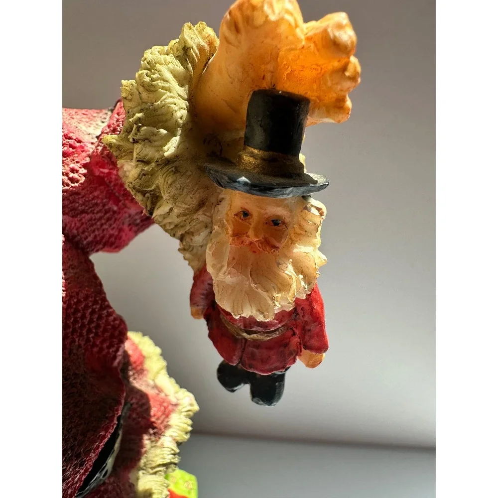 Vintage‎ Style Polyresin Santa Claus Figurine with Toys and Nutcracker 288-0112